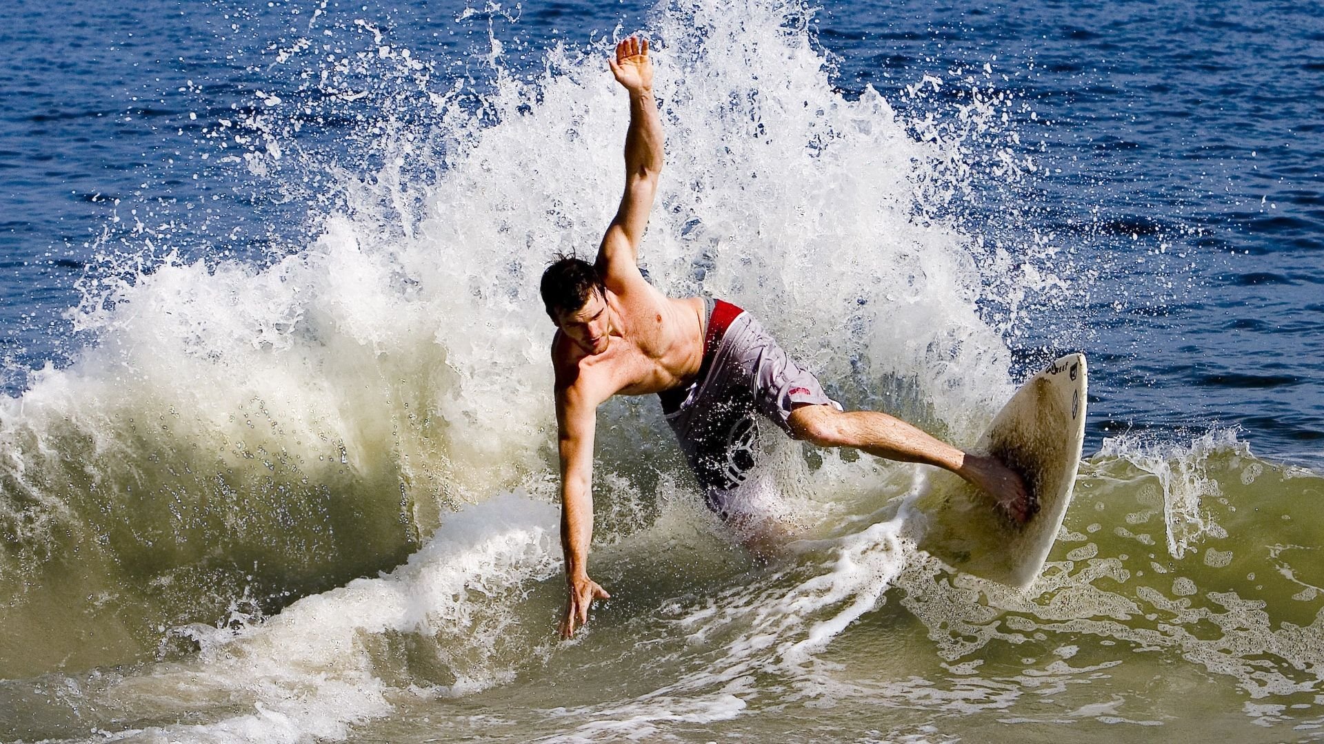 爱游戏娱乐网址-在一次NBA历史纪录比赛中,库里投中14个三分,刷新“单场远投”纪录!